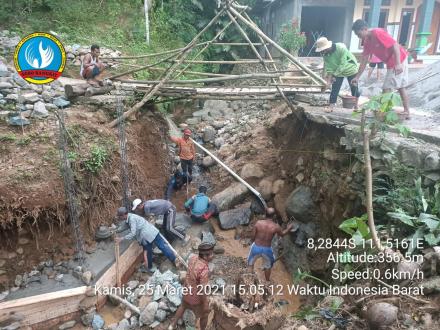 PEMBANGUNAN JEMBATAN DI RT 06 RW 01 DUSUN NGONDO